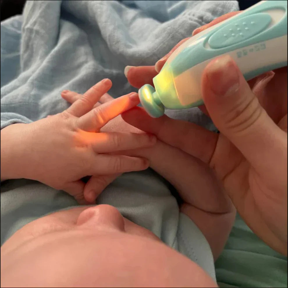 𝘽𝙖𝙗𝙮 𝙣𝙖𝙞𝙡 𝙘𝙡𝙞𝙥𝙥𝙚𝙧𝙨 𝙬𝙞𝙩𝙝 𝙨𝙤𝙛𝙩 𝙡𝙞𝙜𝙝𝙩